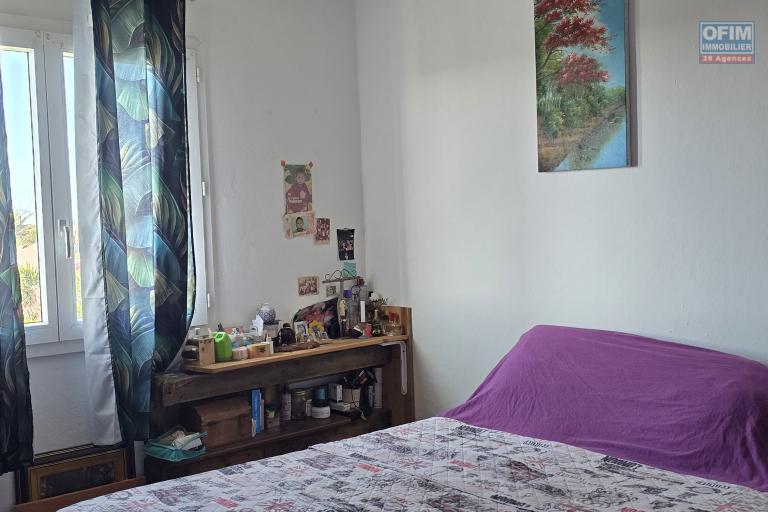 spécial investisseur : à vendre appartement T3  avec jardin et place de parking. St Andre centre