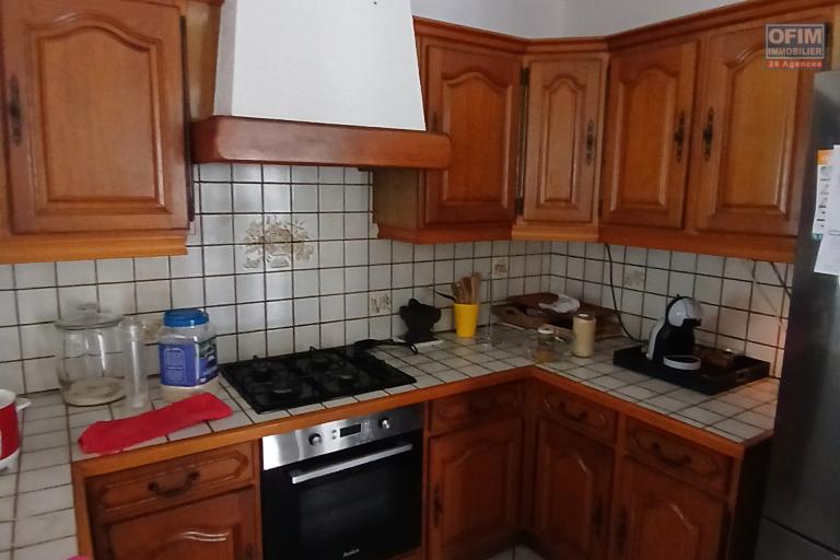 A LOUER superbe villa de type F5 avec PISCINE sur Saint-Gilles Les Hauts