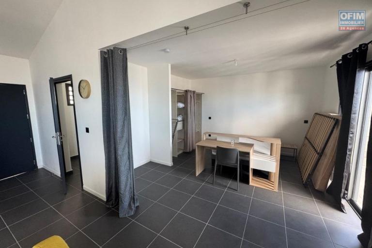A louer studios neufs, MEUBLE ET EQUIPE haut de gamme le Tampon centre ville