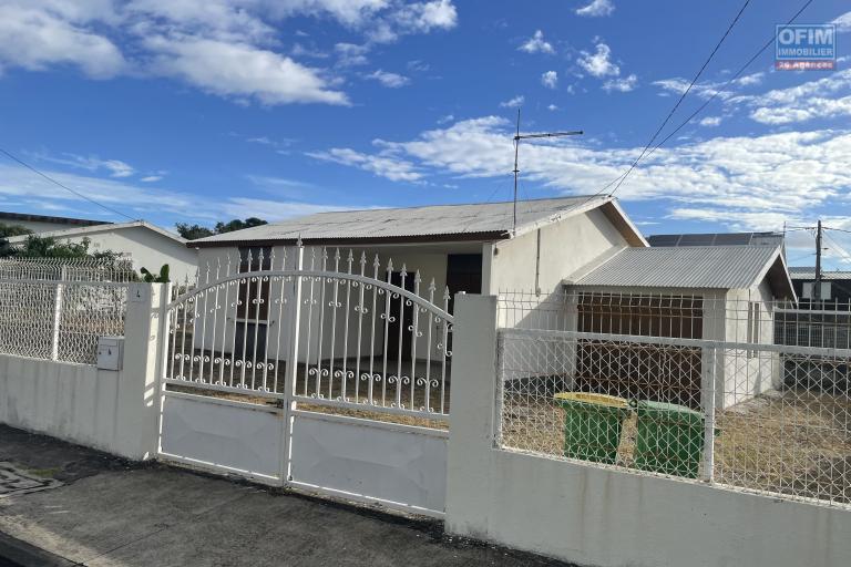 RARE AU PORT-MAISON DE TYPE F4 DE PLAIN PIED AVEC GARAGE SUR 502 M² DE TERRAIN-QUARTIER RESIDENTIEL CALME