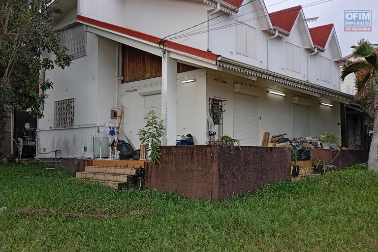 villa F7/8 en duplex à rafraichir le tampon