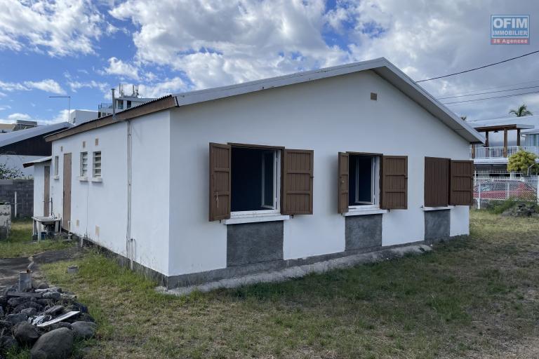 RARE AU PORT-MAISON DE TYPE F4 DE PLAIN PIED AVEC GARAGE SUR 502 M² DE TERRAIN-QUARTIER RESIDENTIEL CALME