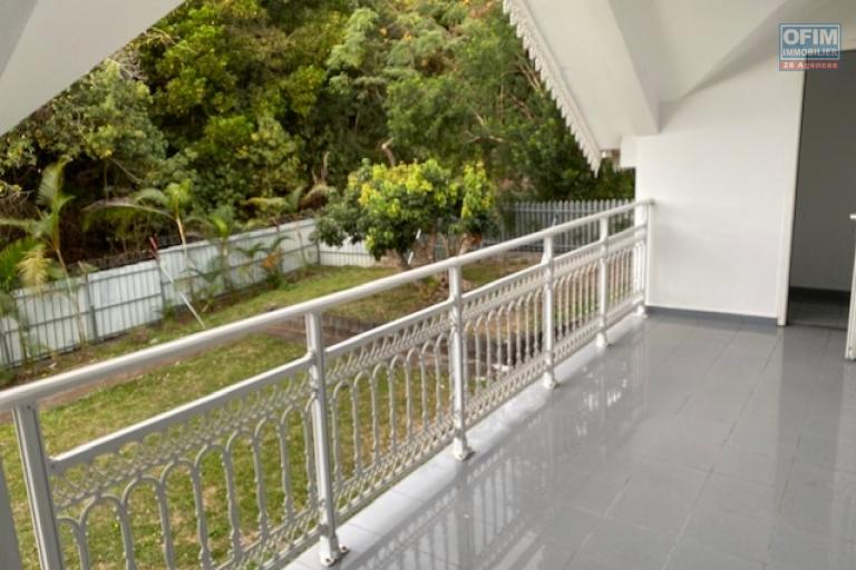 A louer grande maison à La Montagne avec jardin, chemin des Vandas.