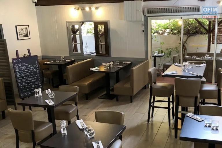 A vendre Fond de commerce restaurant de 288m2,centre ville du port