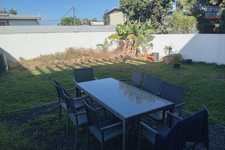 A LOUER APPARTEMENT F3 EN REZ DE JARDIN DE 67.71 M2 DE SURFACE HABITABLE DANS UNE RESIDENCE RECENTE A LA SALINE LES HAUTS