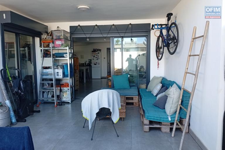A LOUER APPARTEMENT F3 EN REZ DE JARDIN DE 67.71 M2 DE SURFACE HABITABLE DANS UNE RESIDENCE RECENTE A LA SALINE LES HAUTS