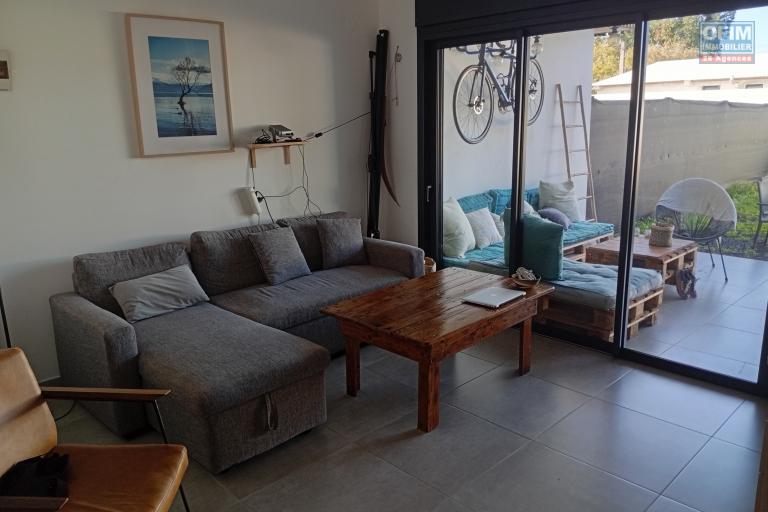 A LOUER APPARTEMENT F3 EN REZ DE JARDIN DE 67.71 M2 DE SURFACE HABITABLE DANS UNE RESIDENCE RECENTE A LA SALINE LES HAUTS