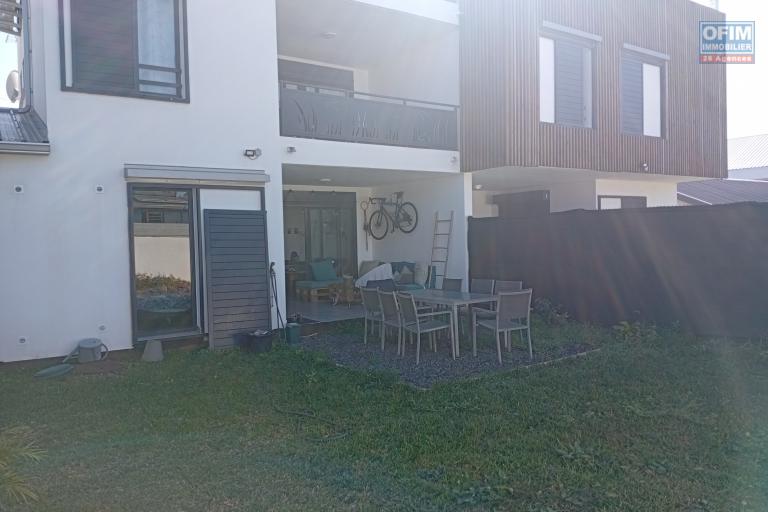 A LOUER APPARTEMENT F3 EN REZ DE JARDIN DE 67.71 M2 DE SURFACE HABITABLE DANS UNE RESIDENCE RECENTE A LA SALINE LES HAUTS