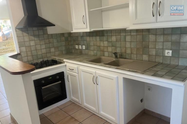 A Louer appartement de type T4 avec accès indépendant