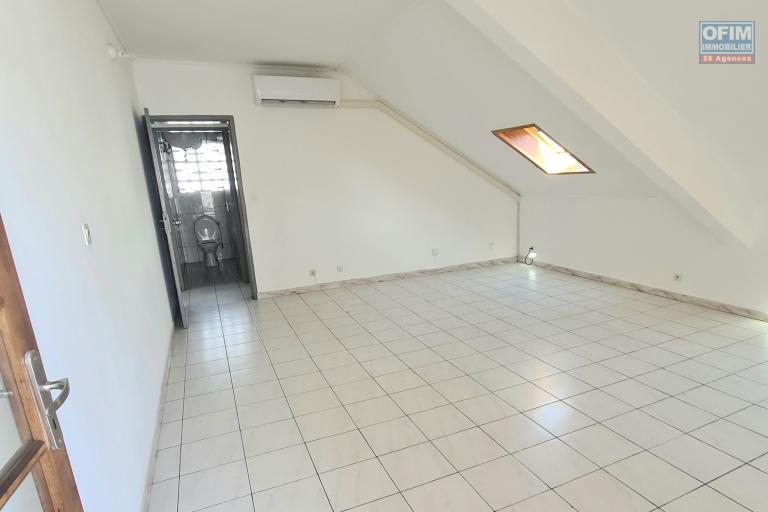  GRAND APPARTEMENT 2 CHAMBRES, CENTRE VILLE SAINTE MARIE