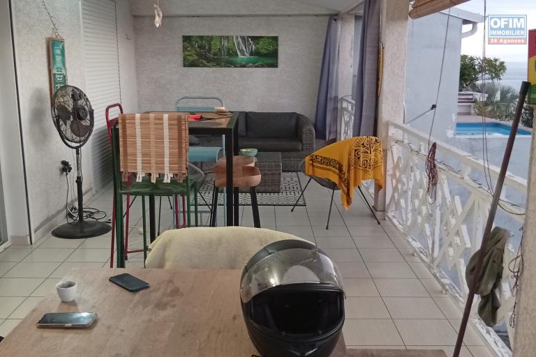 A louer grande villa atypique hauteurs de  Saint Gilles les Bains