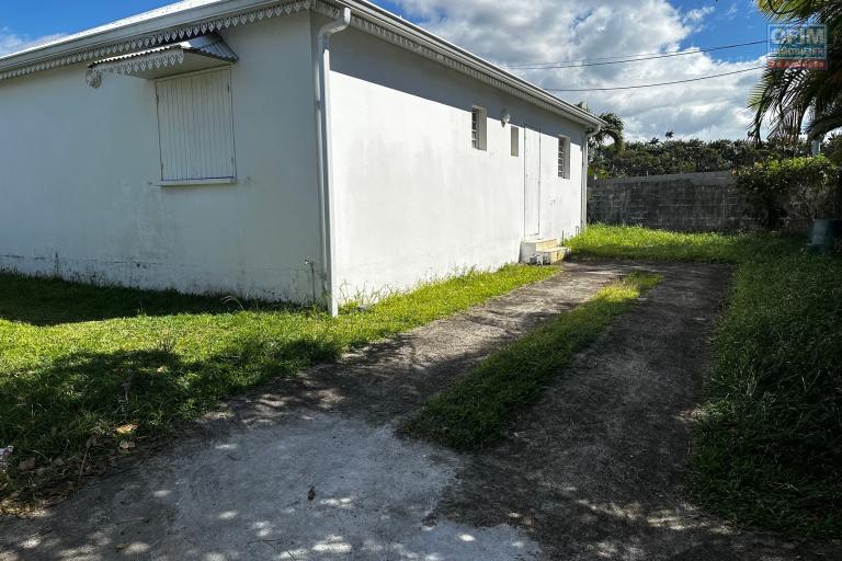 A louer villa F3 avec jardin clôturé dans lotissement résidentiel à proximité du centre ville de Saint André