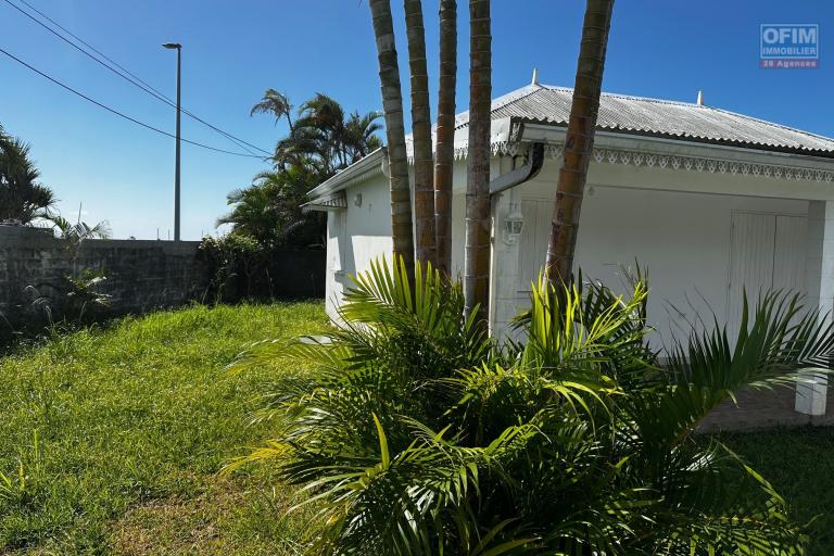 A louer villa F3 avec jardin clôturé dans lotissement résidentiel à proximité du centre ville de Saint André