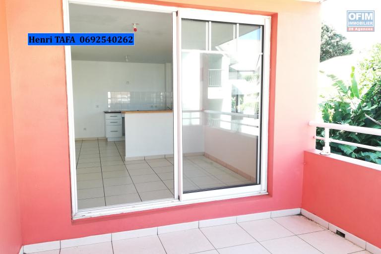 A vendre ce bel et grand appartement de type F3 avec vue mer, terrasse à Saint-Joseph