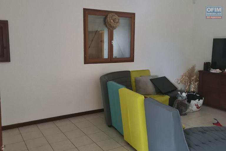MAISON 3 CHAMBRES, GRAND JARDIN, TERRASSE