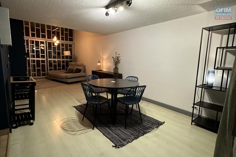 BEL APPARTEMENT MEUBLÉ, 1 CHAMBRE, BALCON, VUE DÉGAGÉE