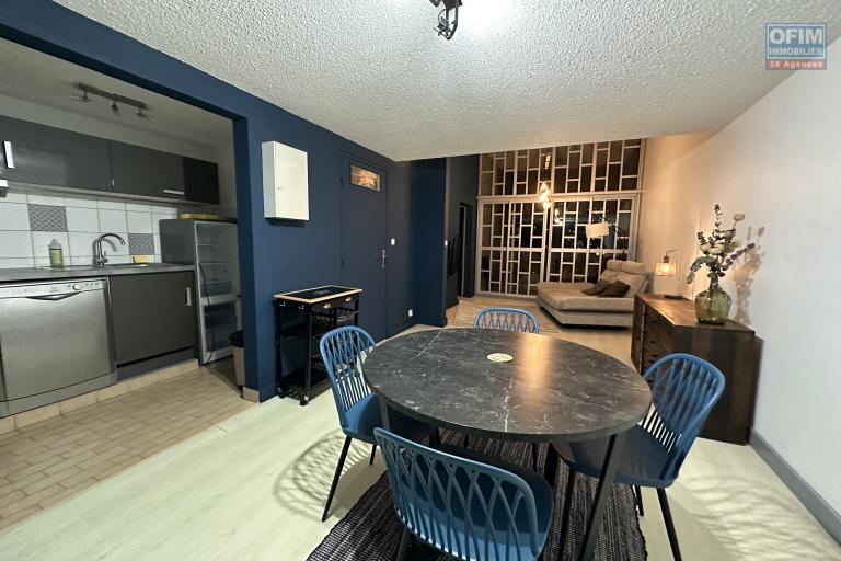 BEL APPARTEMENT MEUBLÉ, 1 CHAMBRE, BALCON, VUE DÉGAGÉE