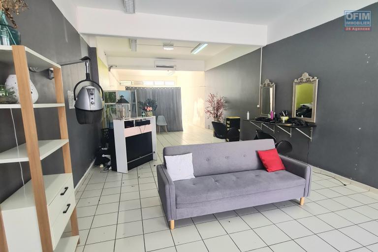 LOCAL COMMERCIAL/ PROFESSIONNEL CENTRE VILLE SAINTE MARIE