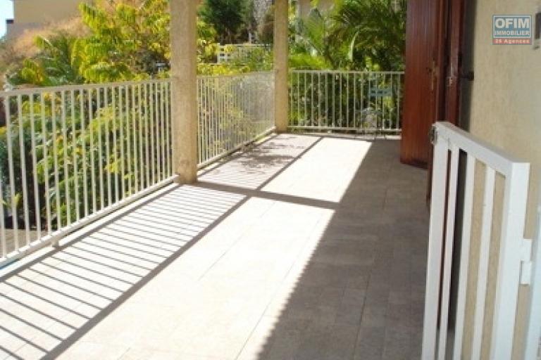 A louer villa F5 avec piscine sur le bas de la Possession