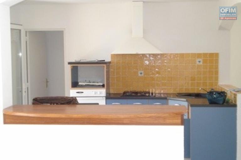 A louer villa F5 avec piscine sur le bas de la Possession