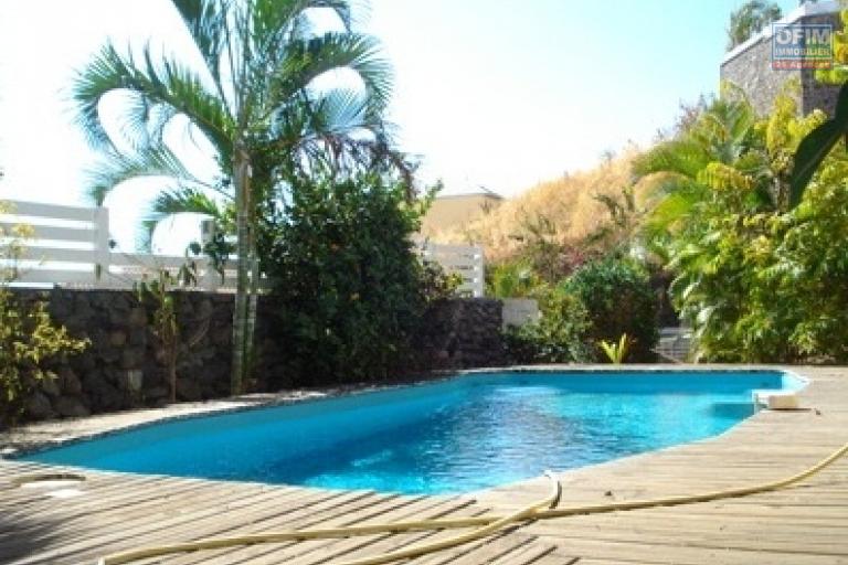 A louer villa F5 avec piscine sur le bas de la Possession