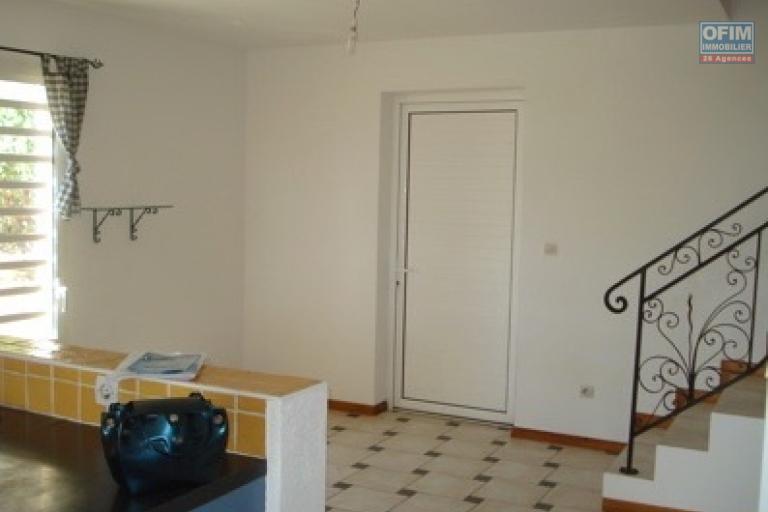 A louer villa F5 avec piscine sur le bas de la Possession