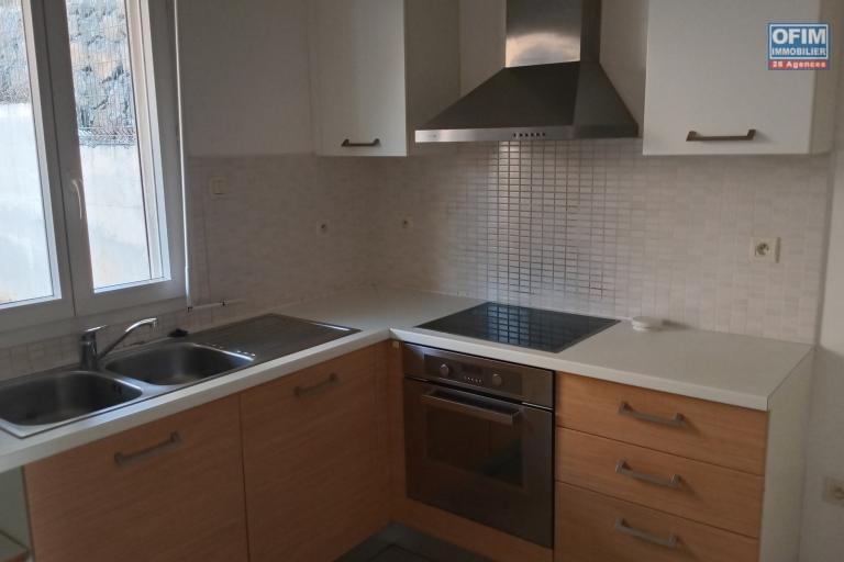 À vendre appartement T3 Duplex proche des plages et commerces à la Saline les Bains