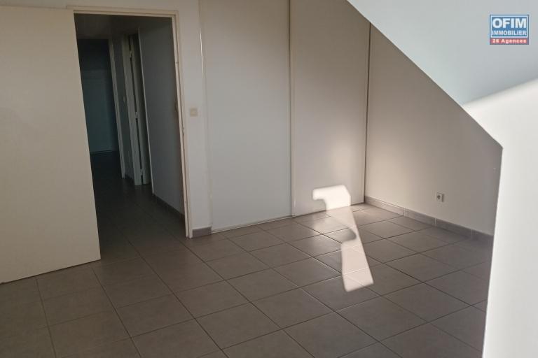 À vendre appartement T3 Duplex proche des plages et commerces à la Saline les Bains