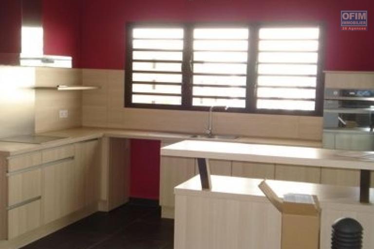 A louer charmante villa F4 sur les hauteurs de la Possession ( RAM )
