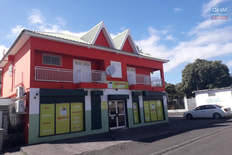 A louer appartement F4 sur le Port