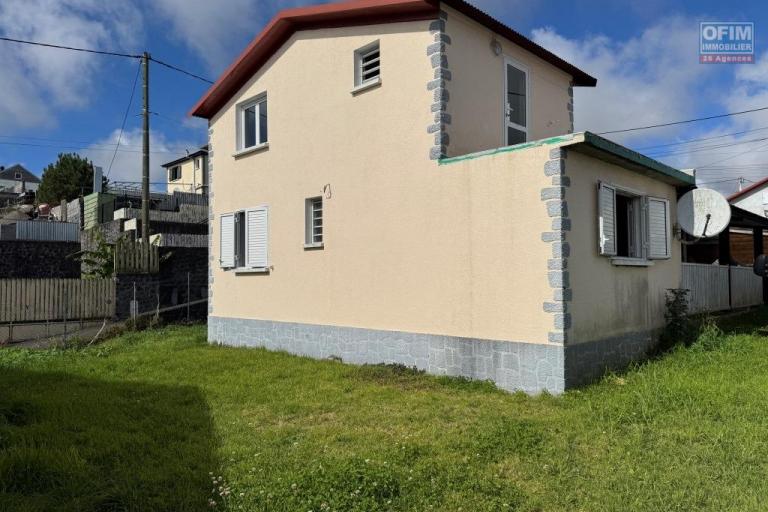A louer jolie villa de type F4 entièrement rénovée la Plaine des Cafres