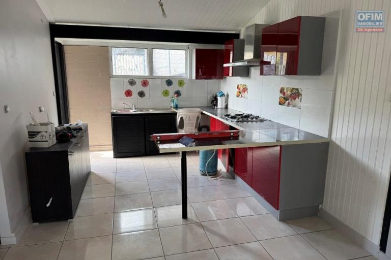A louer jolie villa de type F4 entièrement rénovée la Plaine des Cafres