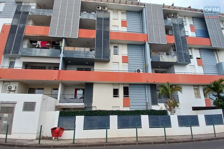  A vendre T3 de 65m2 habitable à Sainte-Clotilde à deux pas du boulevard Sud