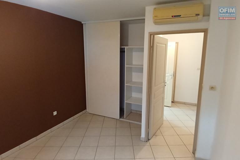  A vendre T3 de 65m2 habitable à Sainte-Clotilde à deux pas du boulevard Sud