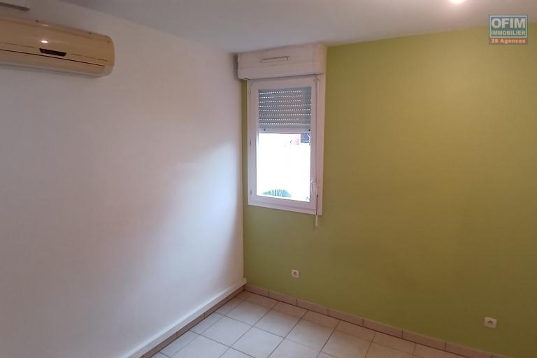 Grand T2/3 65m2 avec terrasse et parking - Sainte-Clotilde - Proche Boulevard Sud et Faculté