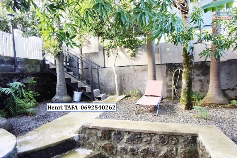 A vendre belle villa avec piscine à proximités des commodités
