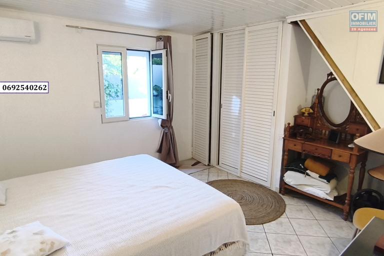 A vendre belle villa avec piscine à proximités des commodités