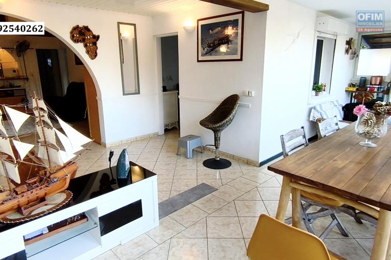 A vendre belle villa avec piscine à proximités des commodités