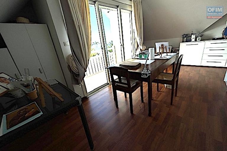 A vendre belle villa à l'entrée de La Montagne proche du centre et à proximité des commodités.