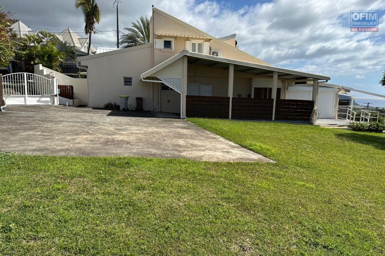 A vendre jolie villa jumelée de type F3/4 sur 431 m² jardin à chemin Finette Sainte-Clotilde