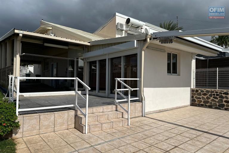 A vendre jolie villa jumelée de type F3/4 sur 431 m² jardin à chemin Finette Sainte-Clotilde
