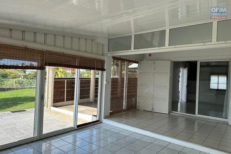 A vendre jolie villa jumelée de type F3/4 sur 431 m² jardin à chemin Finette Sainte-Clotilde