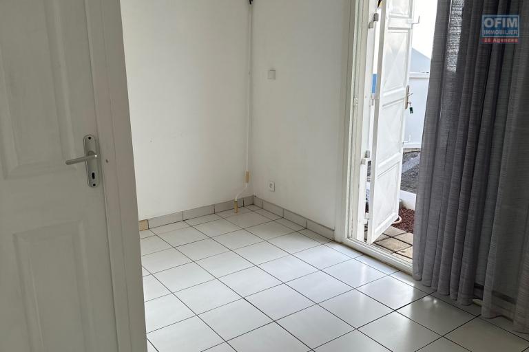 A vendre jolie villa jumelée de type F3/4 sur 431 m² jardin à chemin Finette Sainte-Clotilde