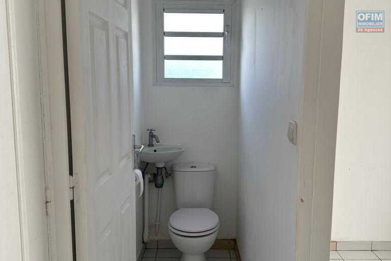 A vendre jolie villa jumelée de type F3/4 sur 431 m² jardin à chemin Finette Sainte-Clotilde