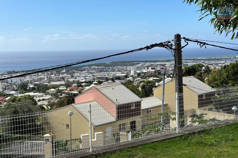 A vendre jolie villa jumelée de type F3/4 sur 431 m² jardin à chemin Finette Sainte-Clotilde