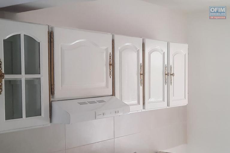 APPARTEMENT 2 CHAMBRES, AVEC JARDIN DANS RÉSIDENCE PRIVÉE, CALME ET SÉCURISÉE