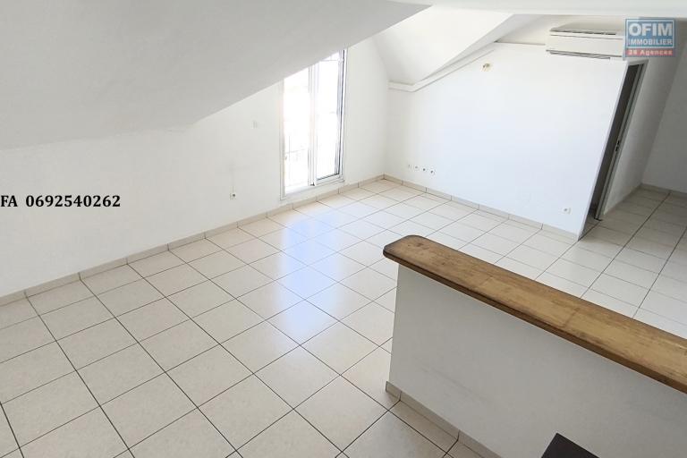 Beau studio avec vue mer (Henri TAFA 0692540262)