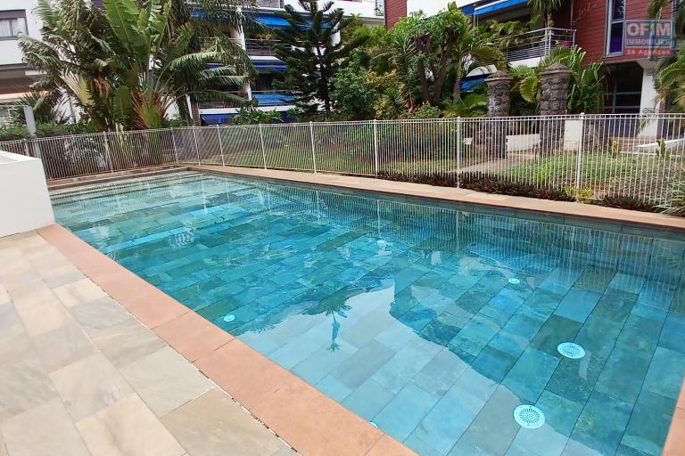 A vendre t2 à Saint-Denis dans une résidence de standing avec piscine et gardien