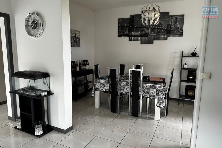 A louer à la Rivière des pluies Sainte-Marie bel appartement F3 meublé