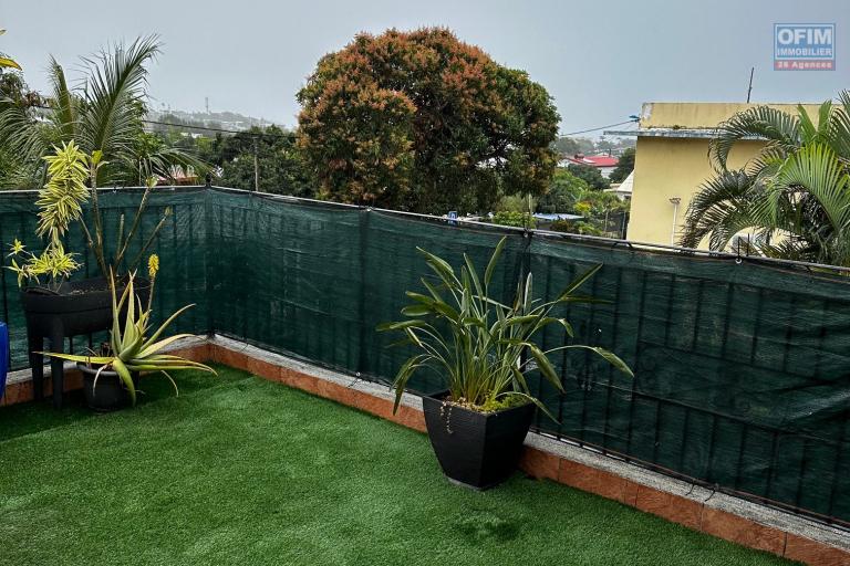 A louer à la Rivière des pluies Sainte-Marie bel appartement F3 meublé